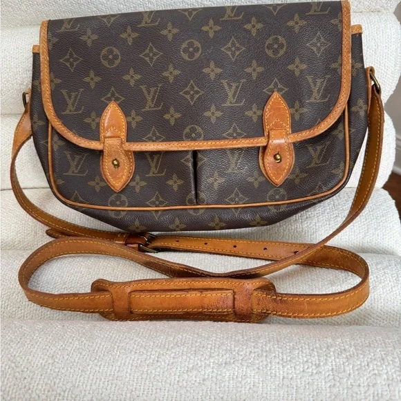 Louis Vuitton Gibeciere MM Monogram Crossbody Bag vintage - Picture 2 of 14